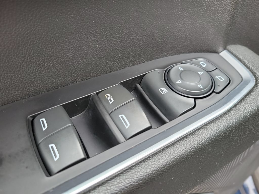 Used 2023 Chevrolet Silverado 1500 LT AWD/4WD image 18