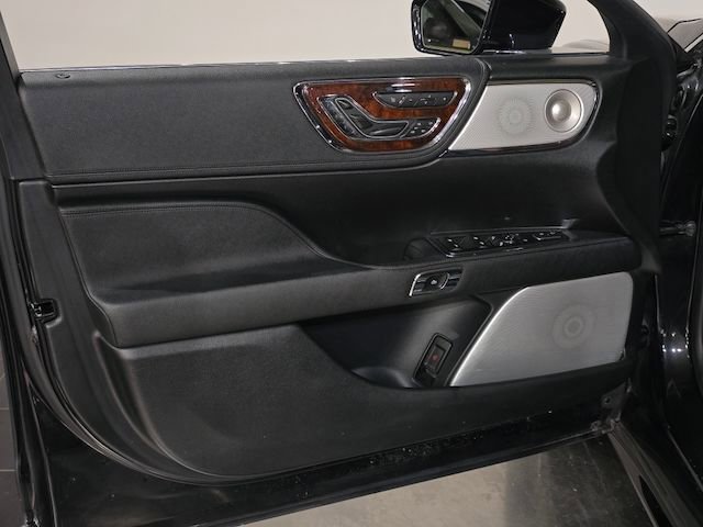 Used 2020 Lincoln Continental Reserve w/ Luxury Package image 17
