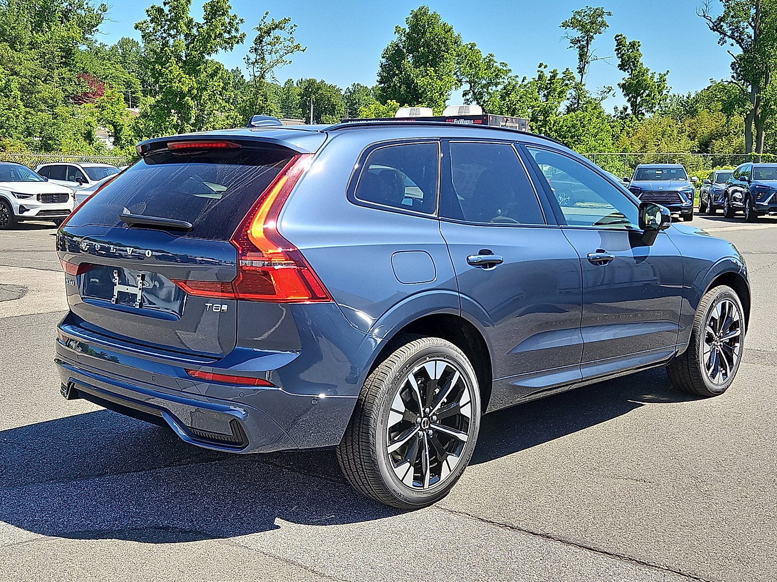 New 2026 Volvo XC60 T8 Plus w/ Protection Package Premier AWD/4WD image 6