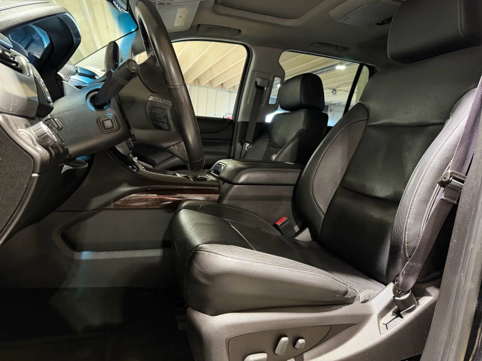 Used 2016 GMC Yukon SLT w/ Open Road Package AWD/4WD image 10