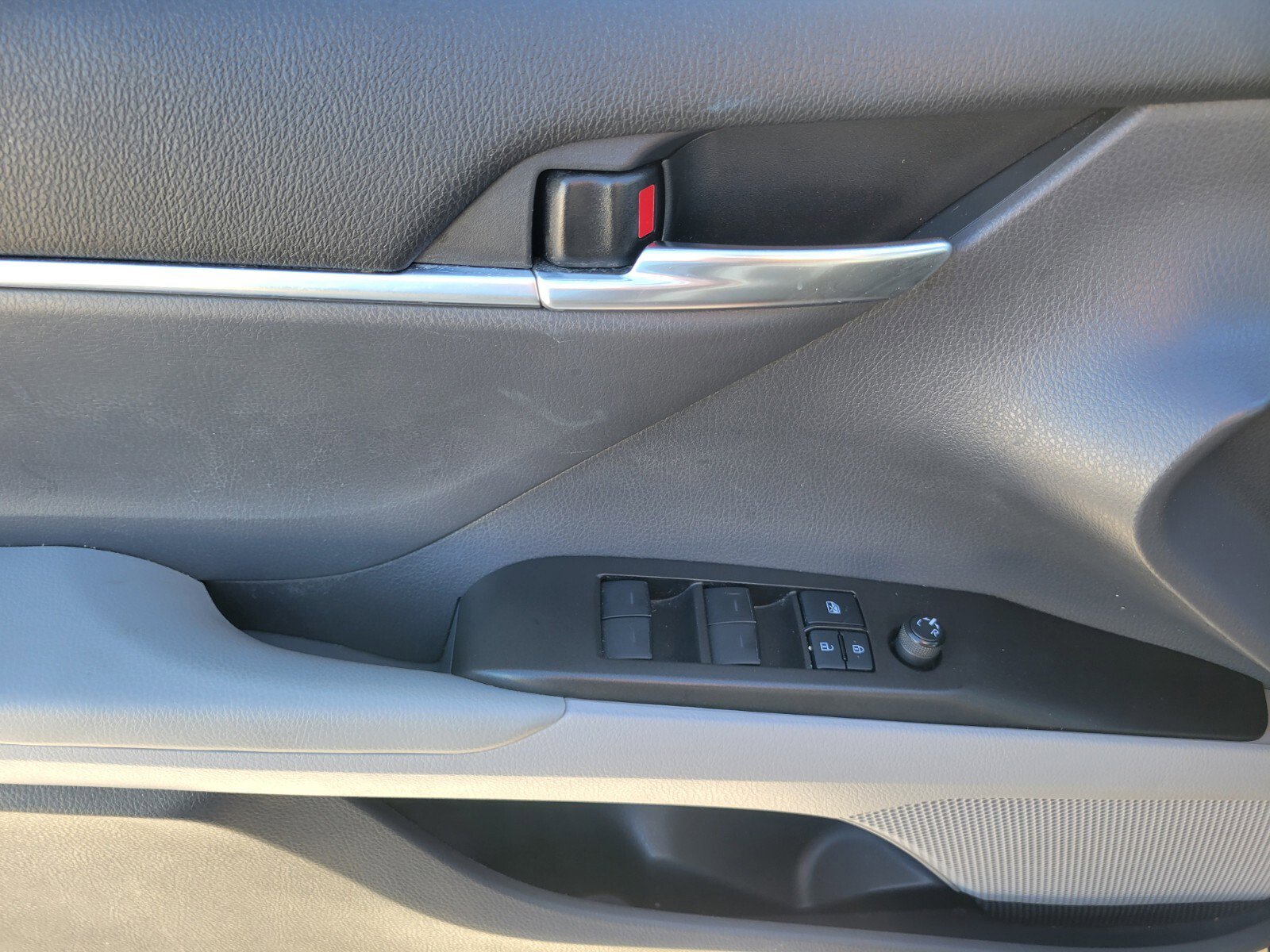 Certified 2021 Toyota Camry LE image 18