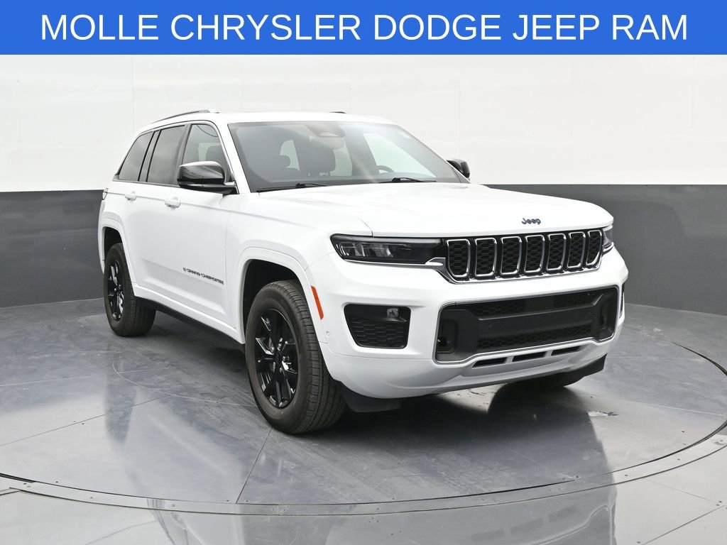 Used 2024 Jeep Grand Cherokee Altitude AWD/4WD image 1