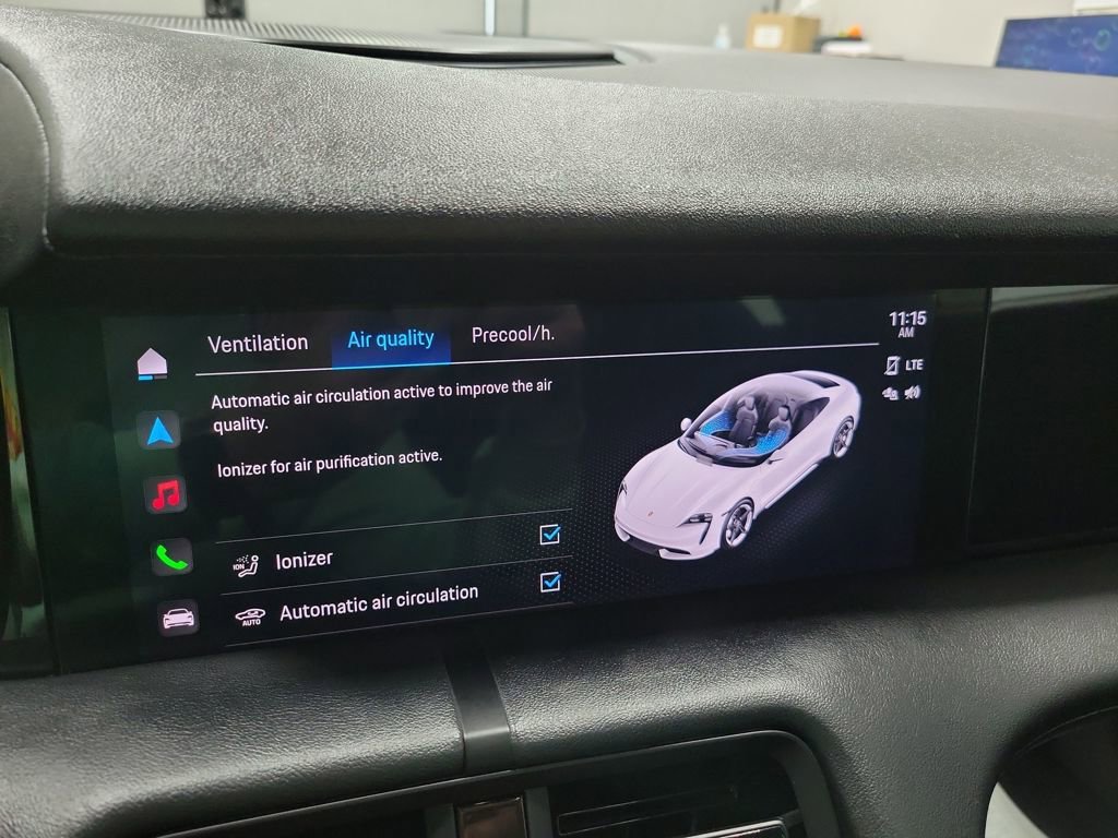 Used 2021 Porsche Taycan image 15