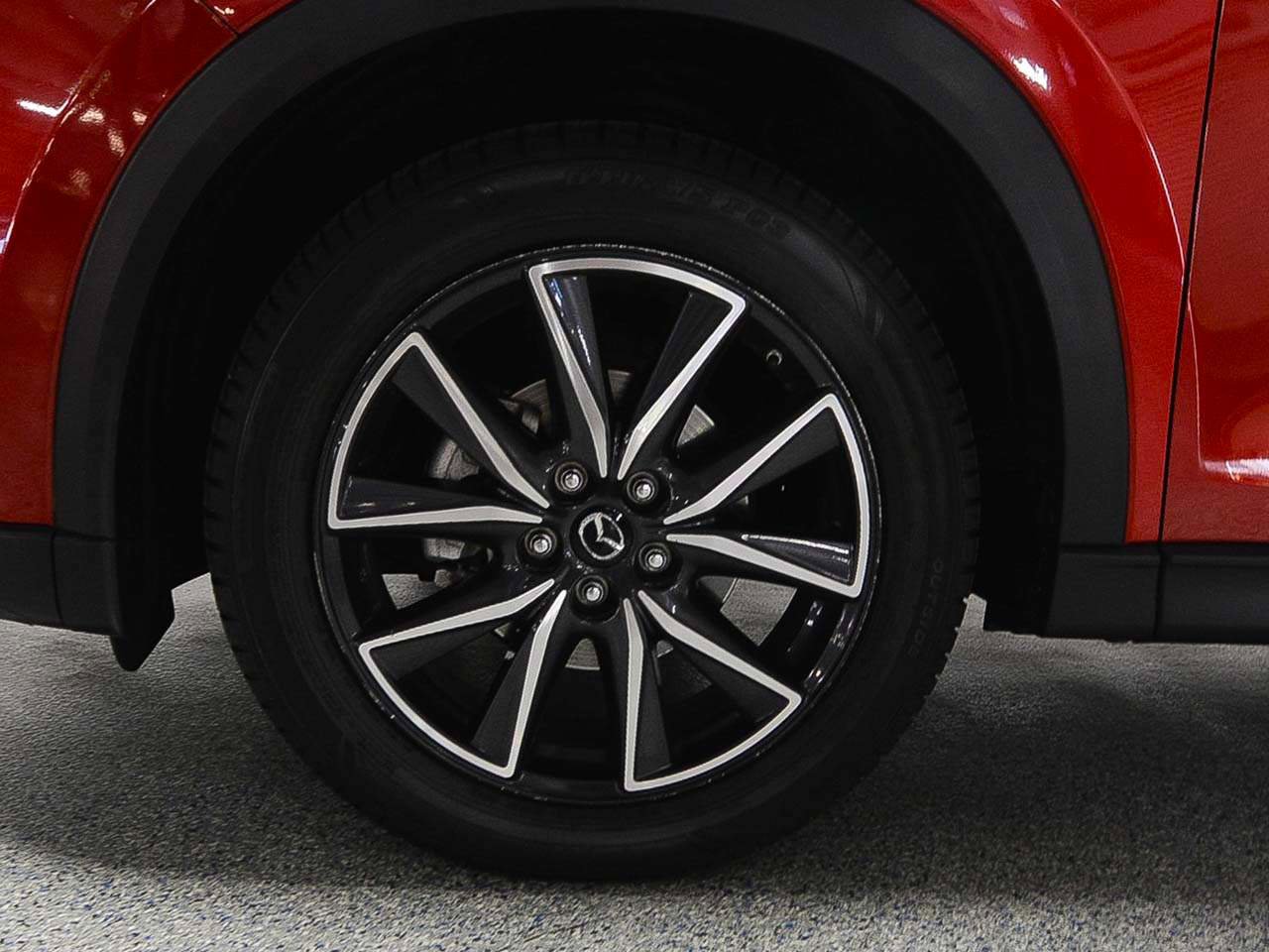Used 2018 MAZDA CX-5 Touring w/ Preferred Equipment Package FWD image 6