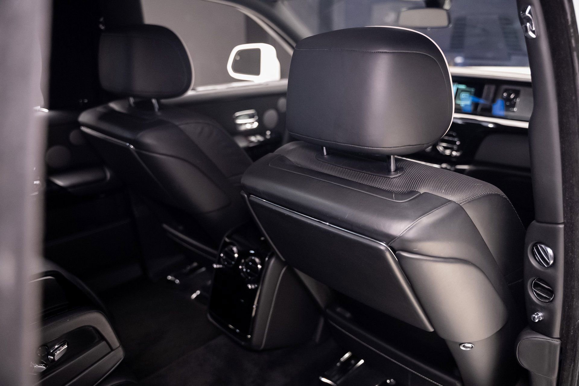 Used 2018 Rolls-Royce Phantom Sedan image 67