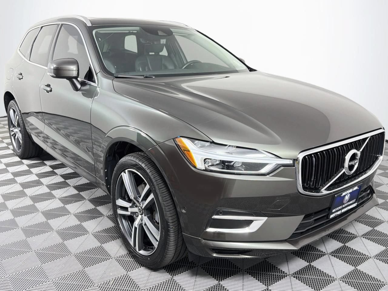 Used 2018 Volvo XC60 T5 Momentum w/ Convenience Package AWD/4WD image 29