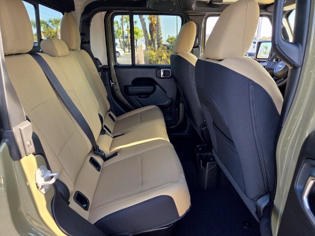 New 2026 Jeep Gladiator Willys AWD/4WD image 18
