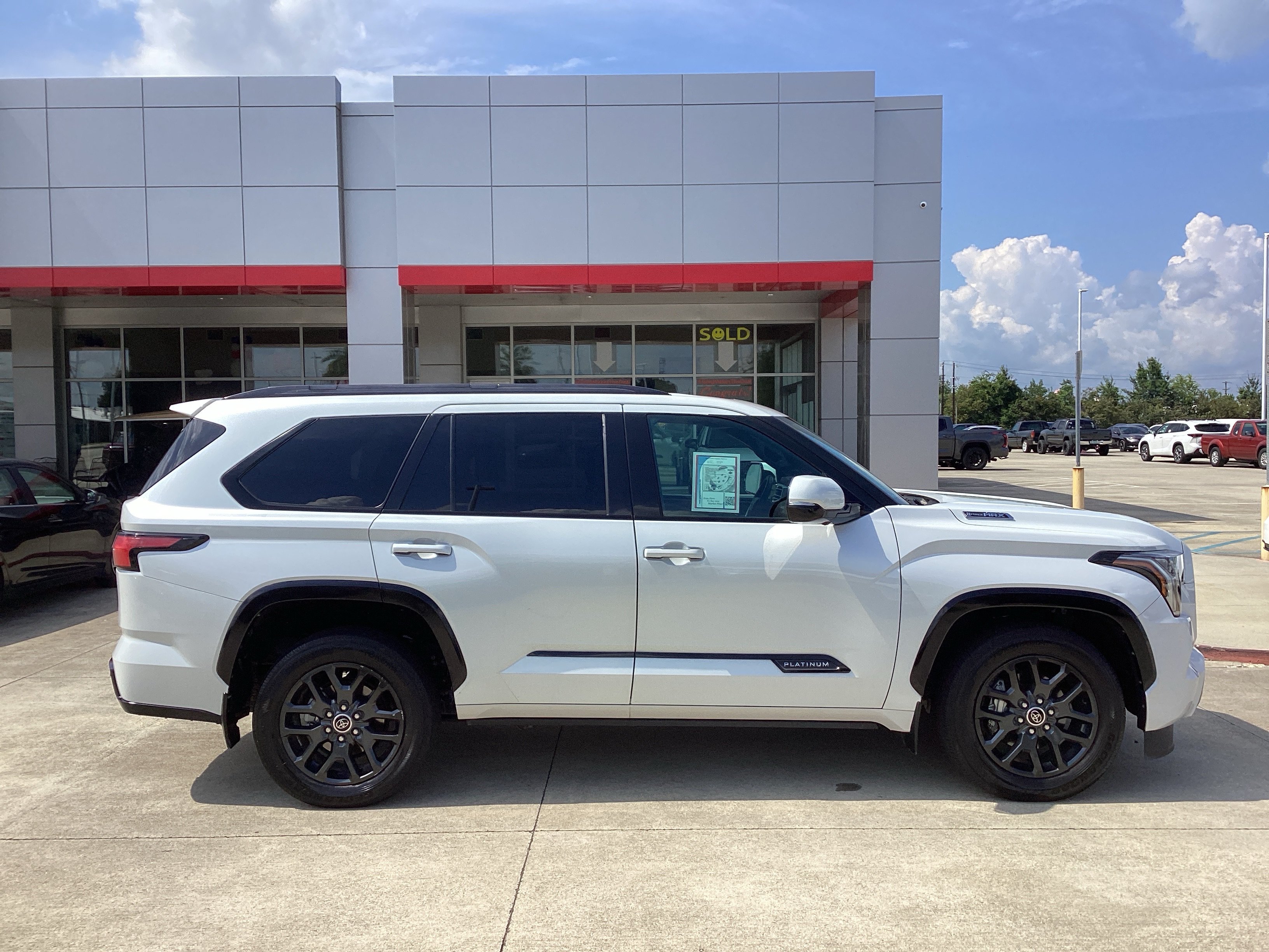 Used 2023 Toyota Sequoia Platinum AWD/4WD image 8