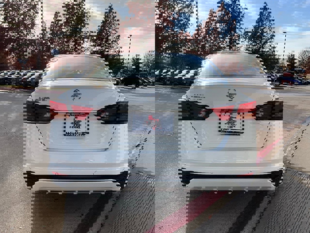 Used 2025 Nissan Altima 2.5 SV image 7