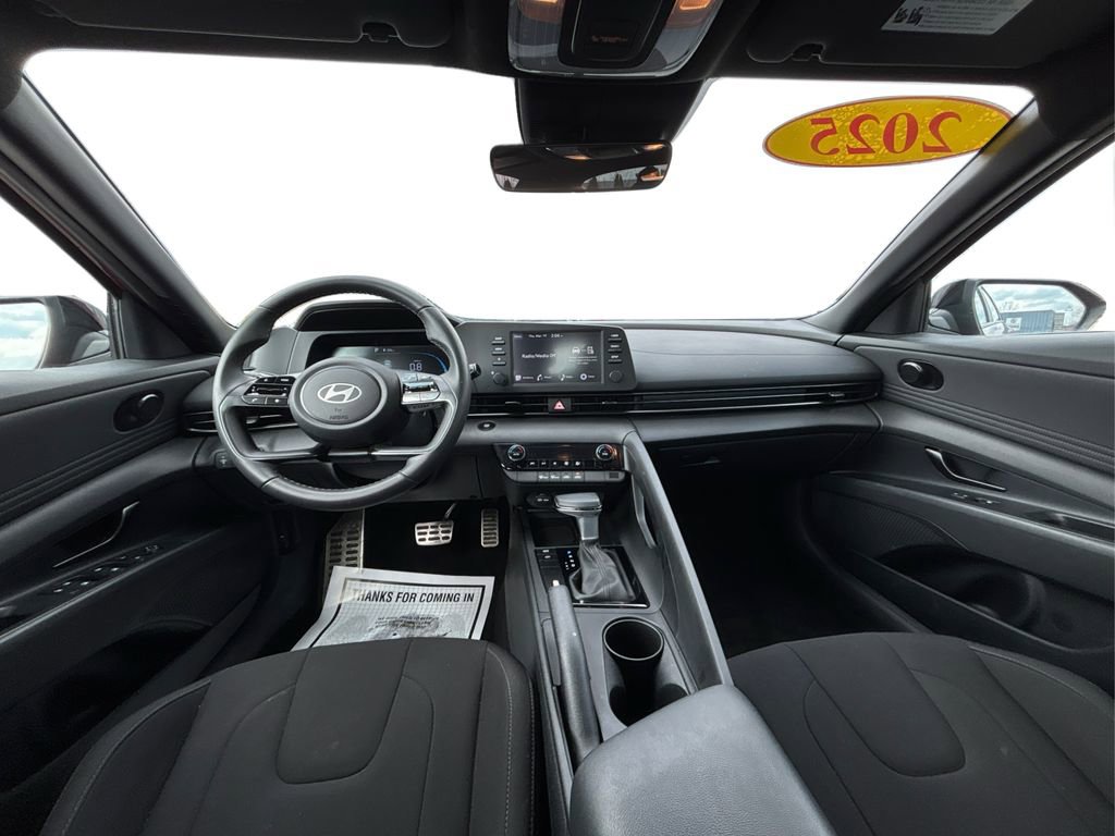 Certified 2025 Hyundai Elantra Sport image 26