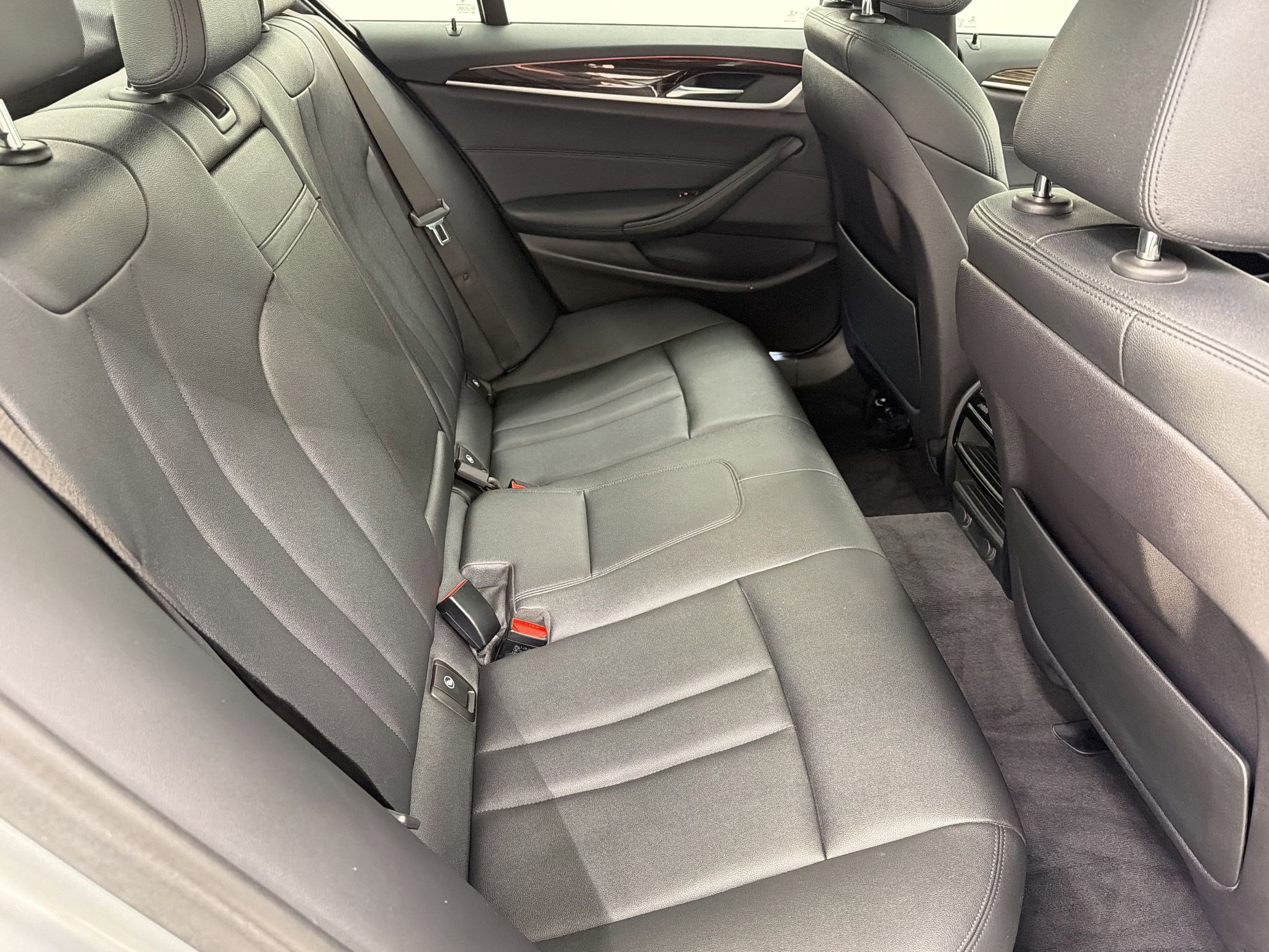 Used 2019 BMW 530i w/ Convenience Package image 29