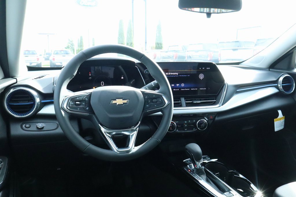 New 2026 Chevrolet Trax LT image 2