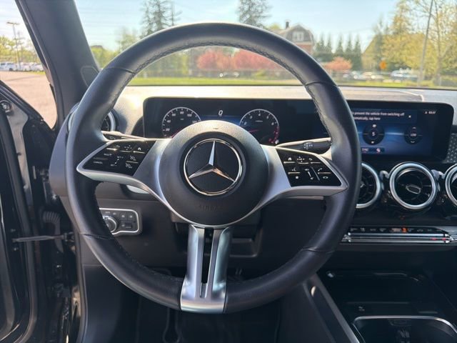 Used 2025 Mercedes-Benz GLB 250 image 23