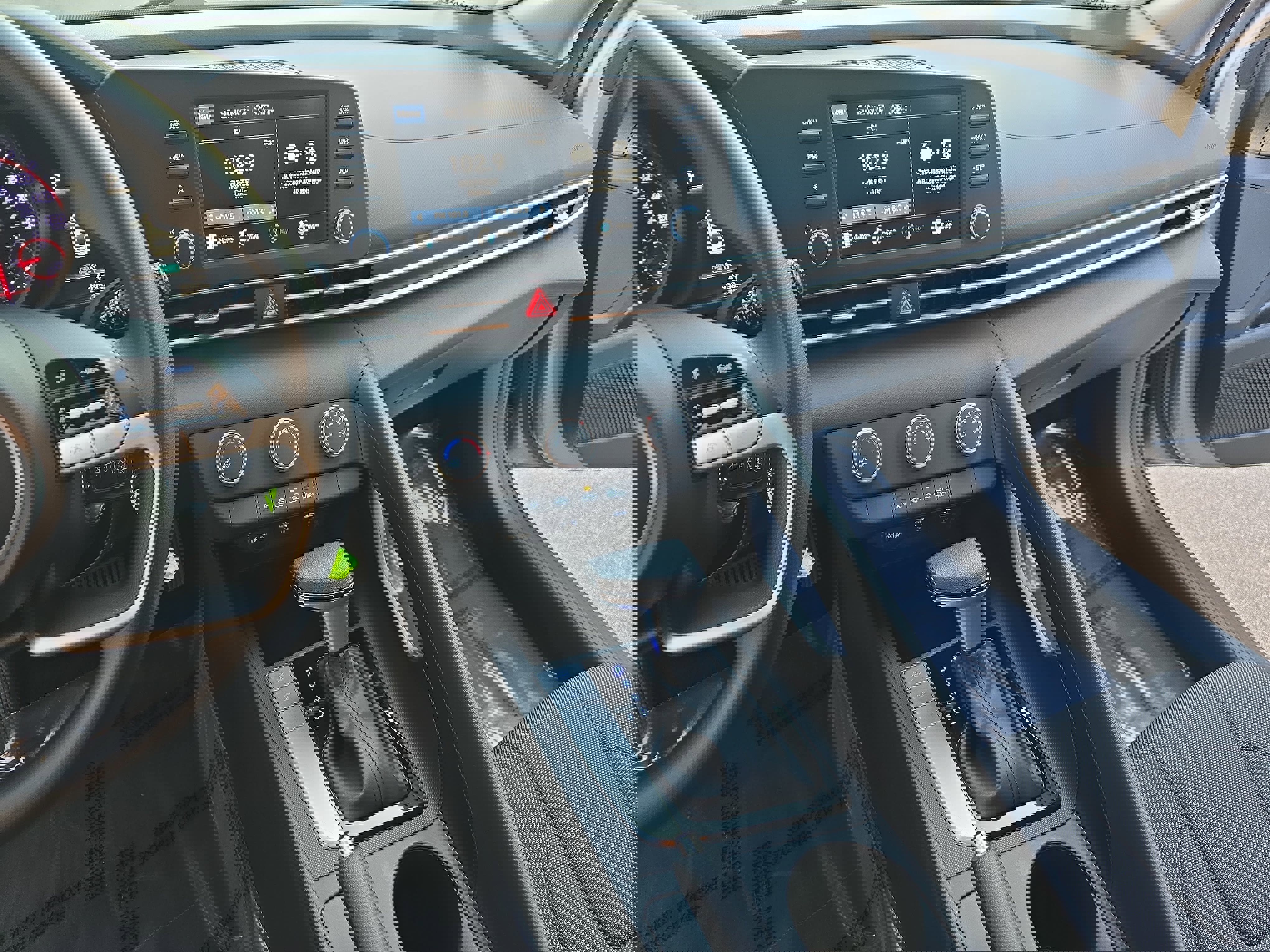 Used 2023 Hyundai Elantra SE image 19