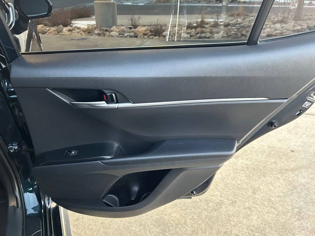 Used 2019 Toyota Camry SE image 28