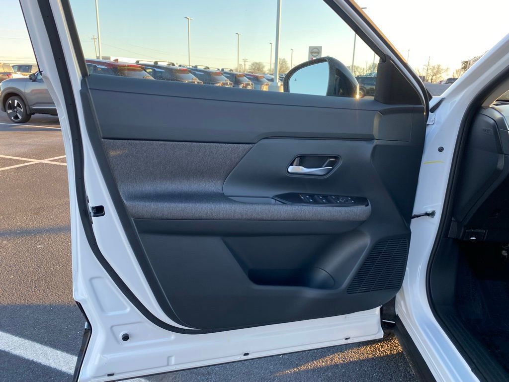 New 2026 Nissan Kicks SV w/ SV Premium Package image 12