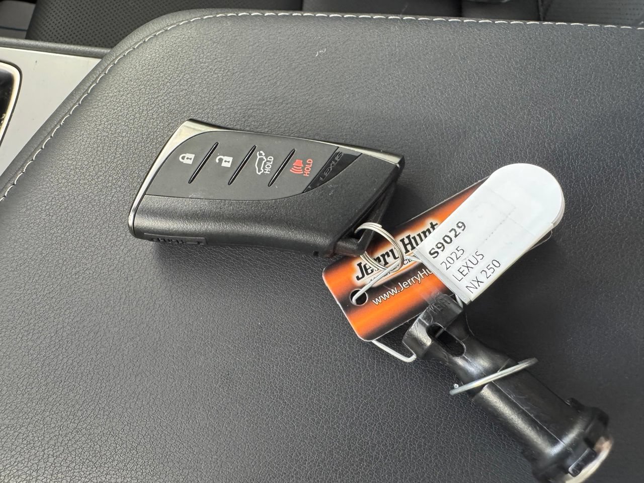 Used 2025 Lexus NX 250 FWD w/ Accessory Package (Z2) image 3