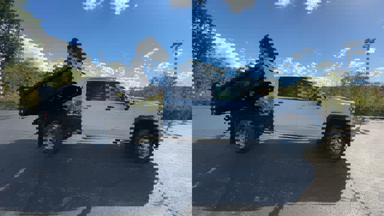 New 2025 GMC Sierra 3500 Pro w/ Convenience Package image 9