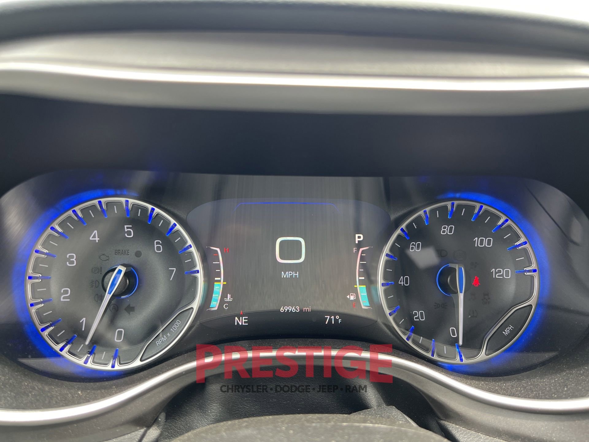 Used 2023 Chrysler Pacifica Touring-L FWD image 36