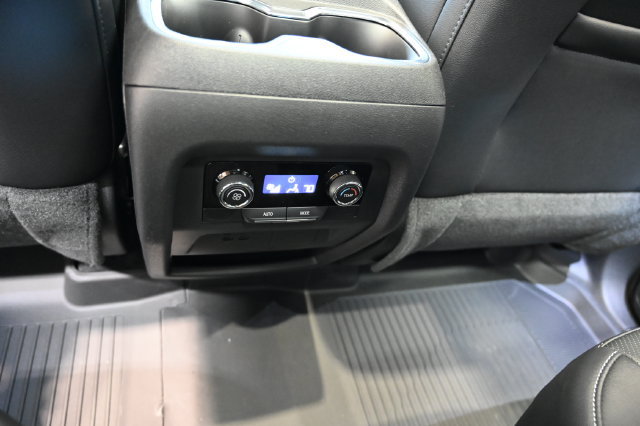 New 2027 Chevrolet Traverse LT w/ LPO, Floor Liner Package FWD image 27