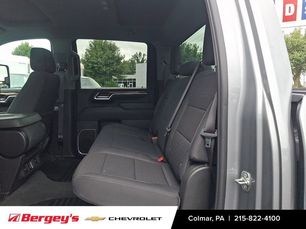 Used 2025 Chevrolet Silverado 2500 LT w/ Convenience Package AWD/4WD image 12