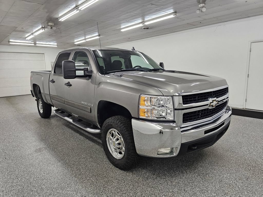 Used 2008 Chevrolet Silverado 2500 LT w/ 1LT Convenience Package AWD/4WD image 3
