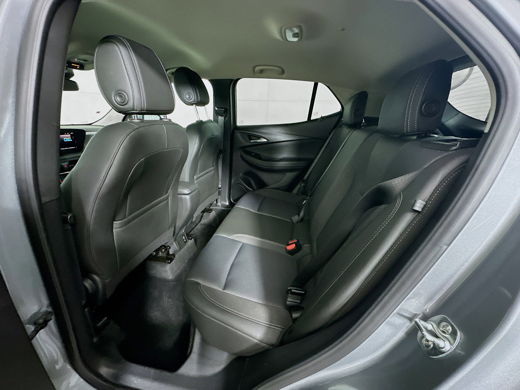 Used 2025 Buick Encore GX Preferred image 26