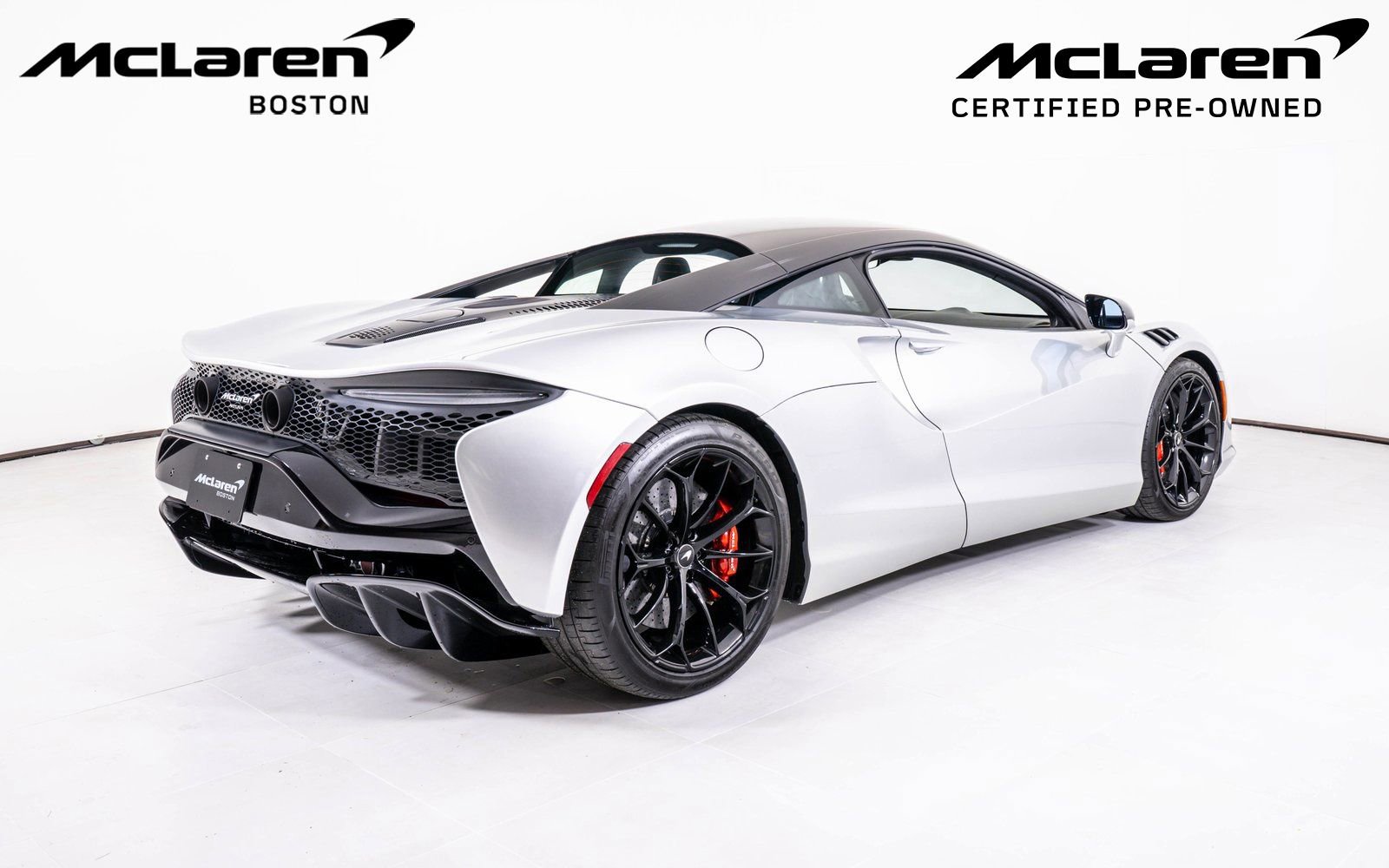 Used 2023 McLaren Artura image 5