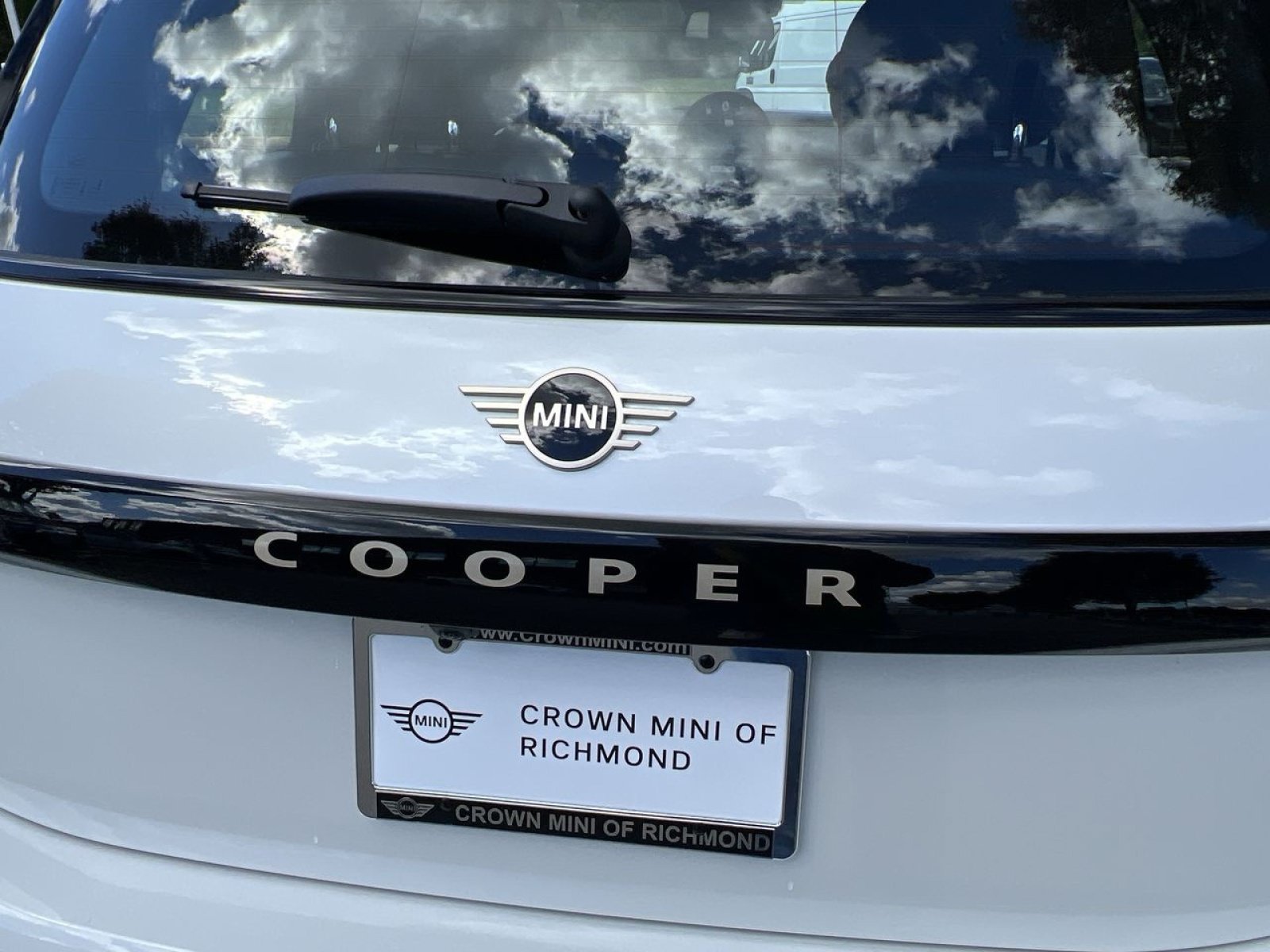 New 2026 MINI Cooper 2-Door Hardtop FWD image 25