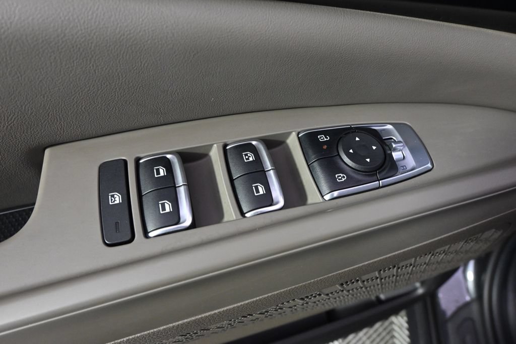 Used 2026 Kia Carnival FWD image 24
