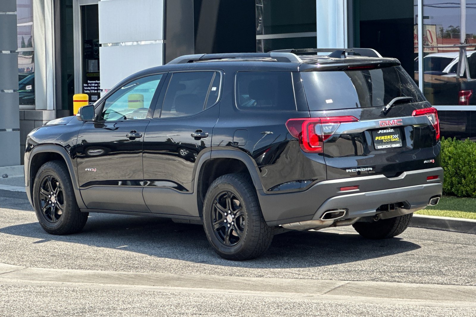 Certified 2023 GMC Acadia AT4 AWD/4WD image 6