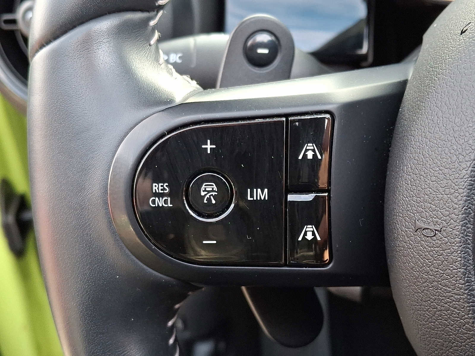 Used 2022 MINI Cooper S w/ Driver Assistance Package image 21