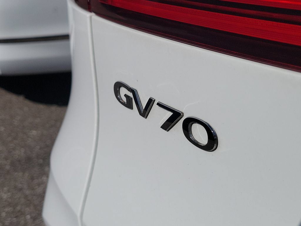Used 2025 Genesis GV70 3.5T Sport w/ Sport Advanced Package AWD/4WD image 9