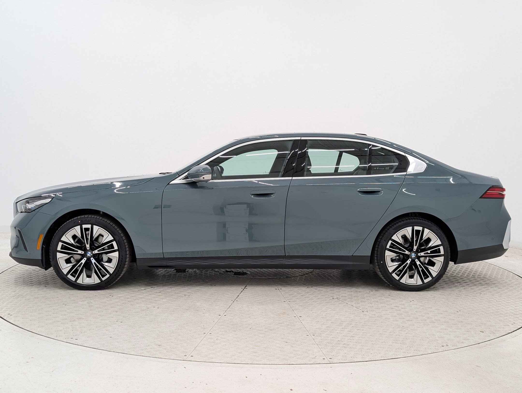 New 2026 BMW 530i w/ Premium Package RWD image 2