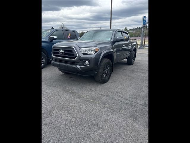 Used 2022 Toyota Tacoma SR5 AWD/4WD image 2