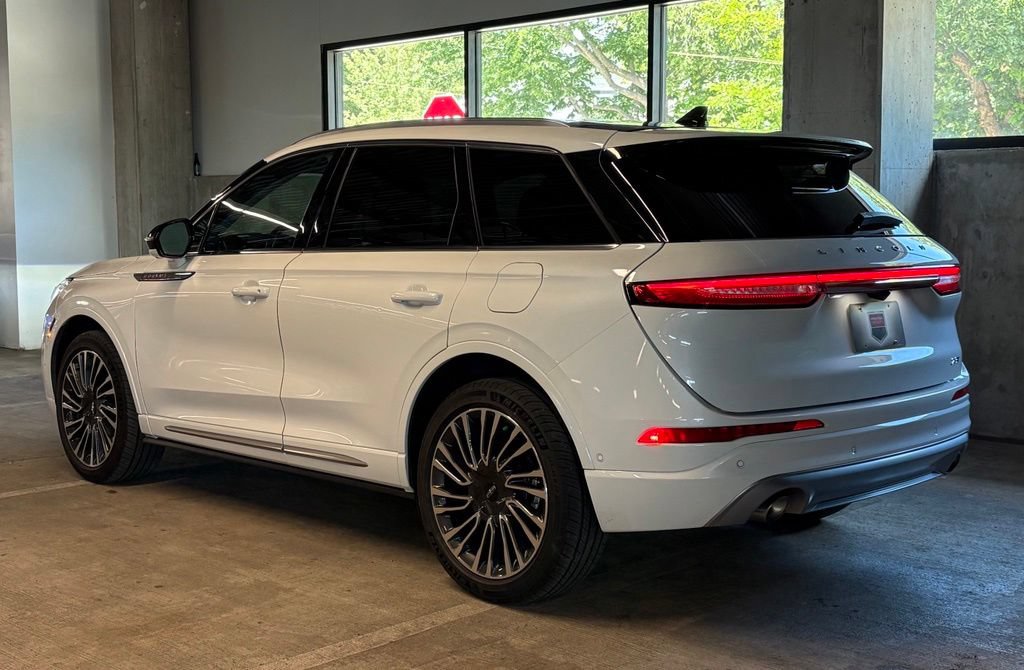 Used 2020 Lincoln Corsair Reserve w/ Equipment Group 202A AWD/4WD image 3
