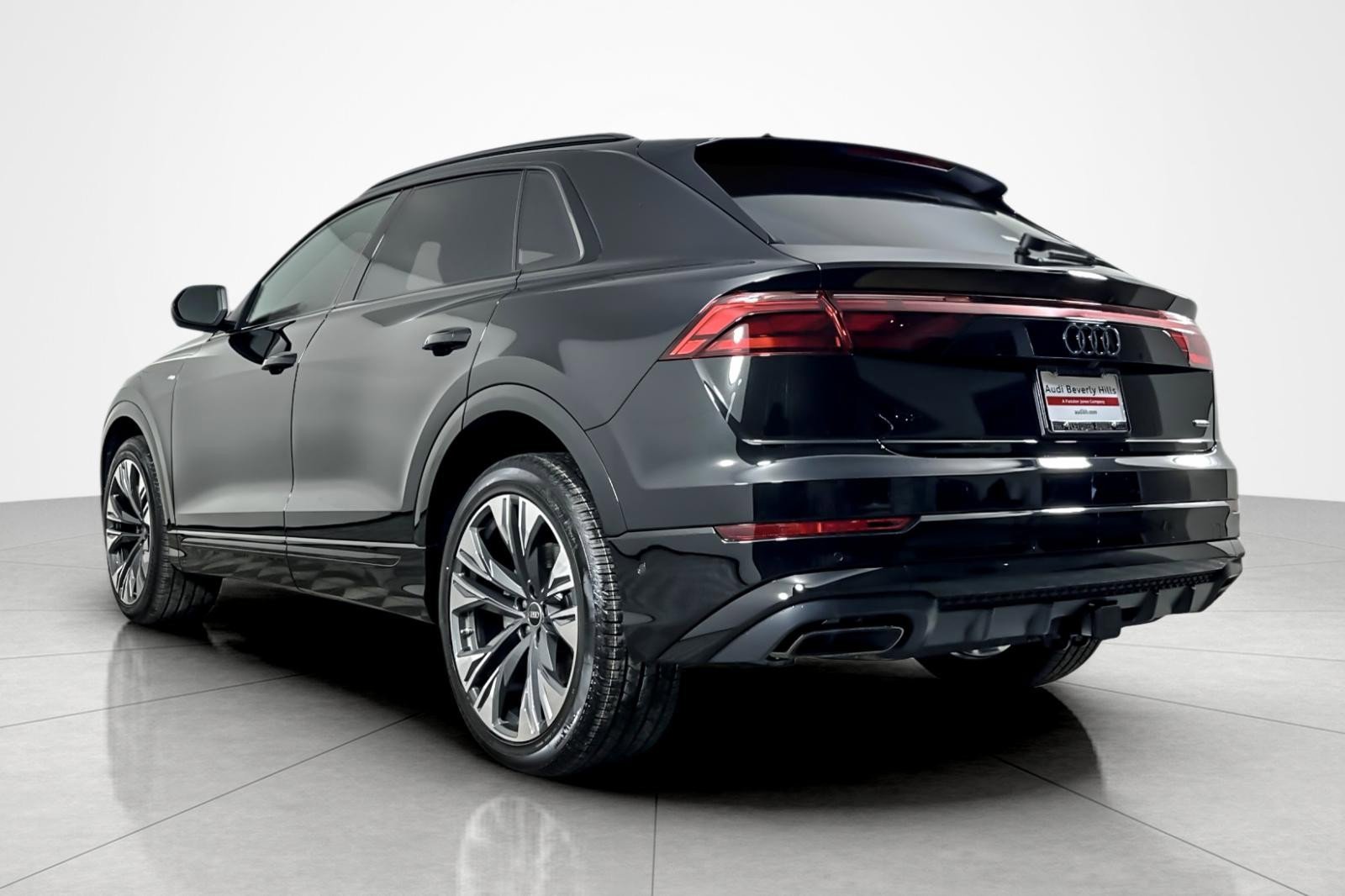 New 2026 Audi Q8 Prestige image 4