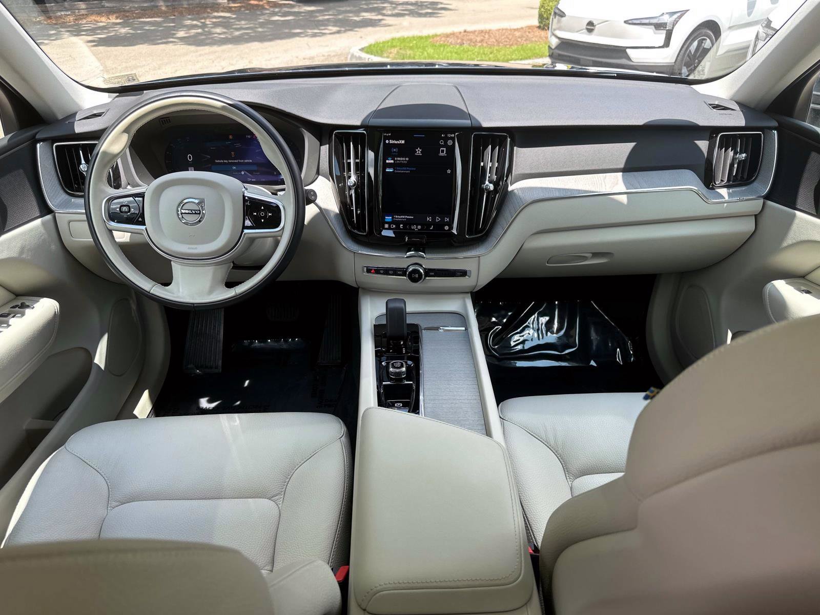 Certified 2024 Volvo XC60 B5 Plus image 16