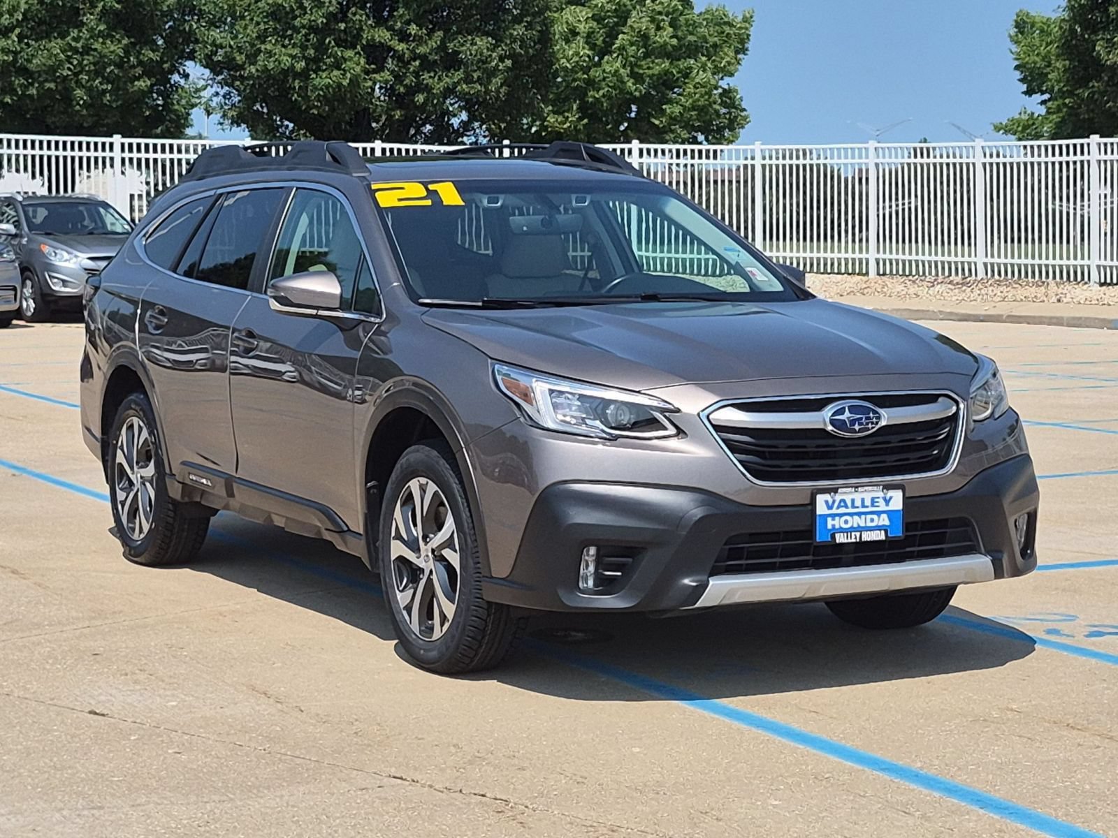 Used 2021 Subaru Outback Limited w/ Popular Package #2 AWD/4WD image 4