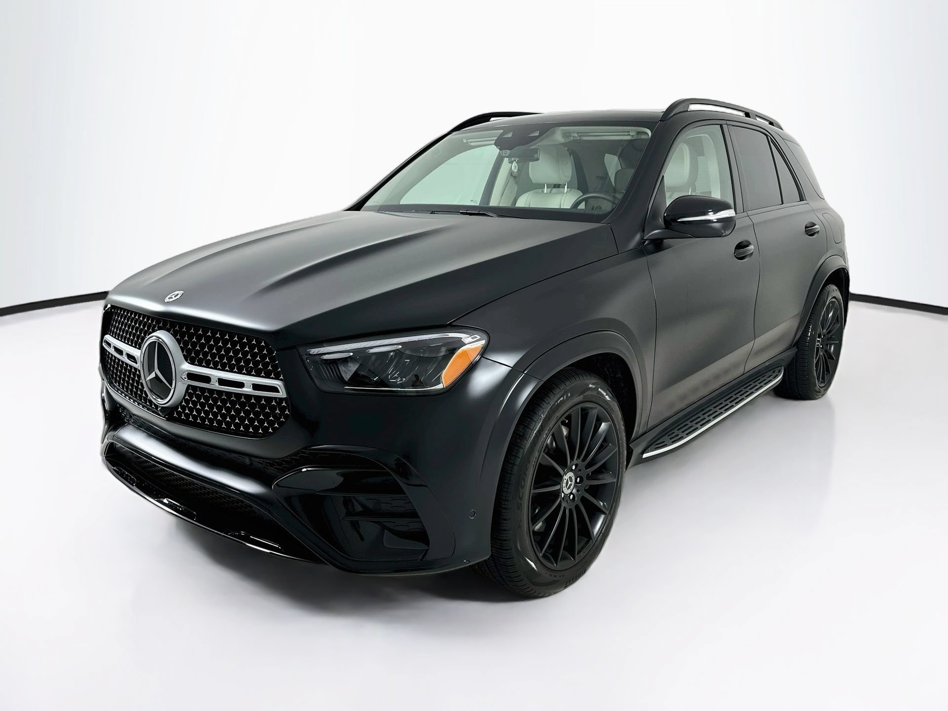 Used 2026 Mercedes-Benz GLE 450e 4MATIC image 3