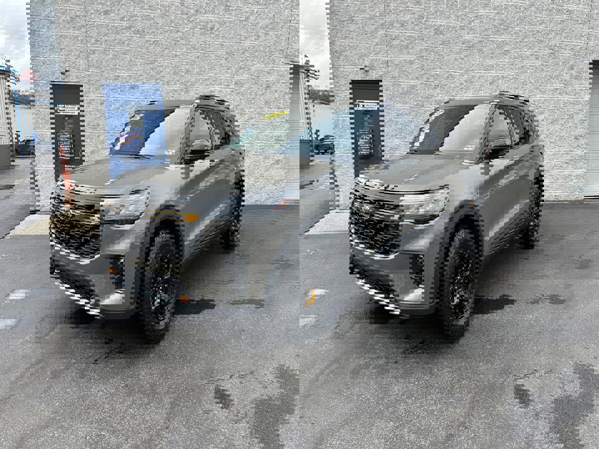 Used 2026 Ford Explorer Tremor w/ Tremor Ultimate Package image 2