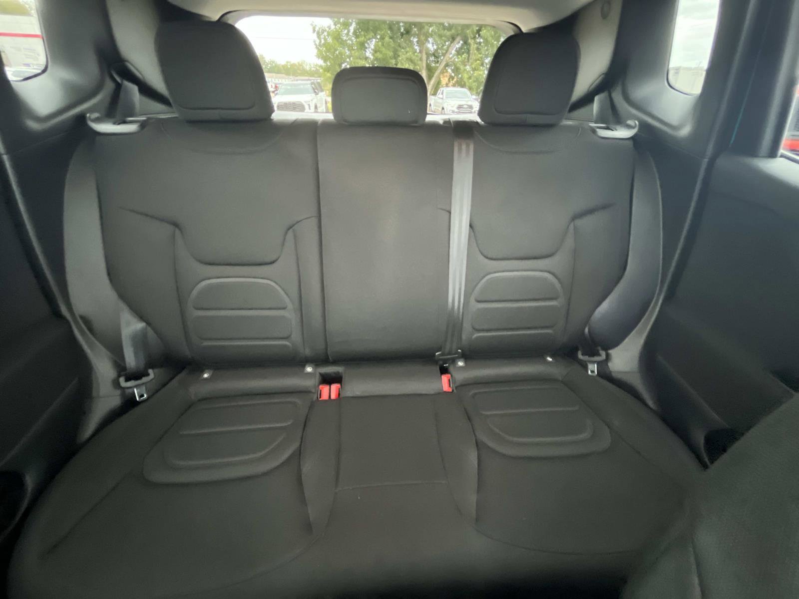 Used 2021 Jeep Renegade Latitude image 27