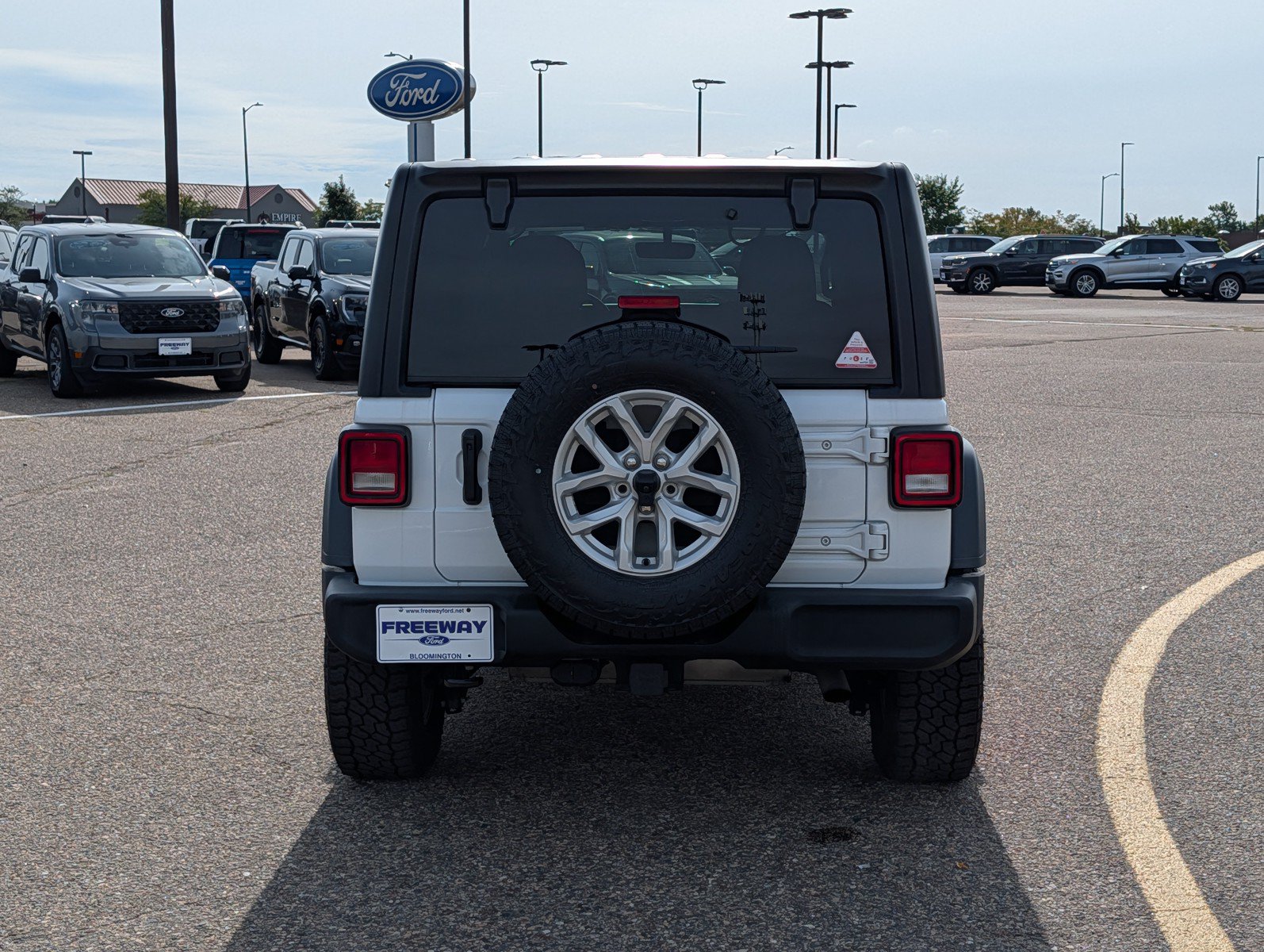 Used 2023 Jeep Wrangler Unlimited Sport AWD/4WD image 4