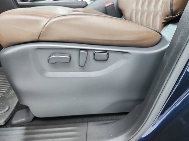 Used 2022 Nissan Armada Platinum w/ Captain's Chairs Package RWD image 20