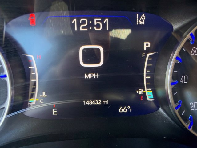 Used 2017 Chrysler Pacifica Limited w/ Advanced Safetytec Group FWD image 11