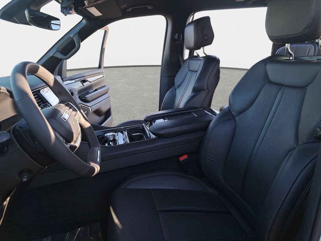 Certified 2022 Jeep Wagoneer Series II AWD/4WD image 18