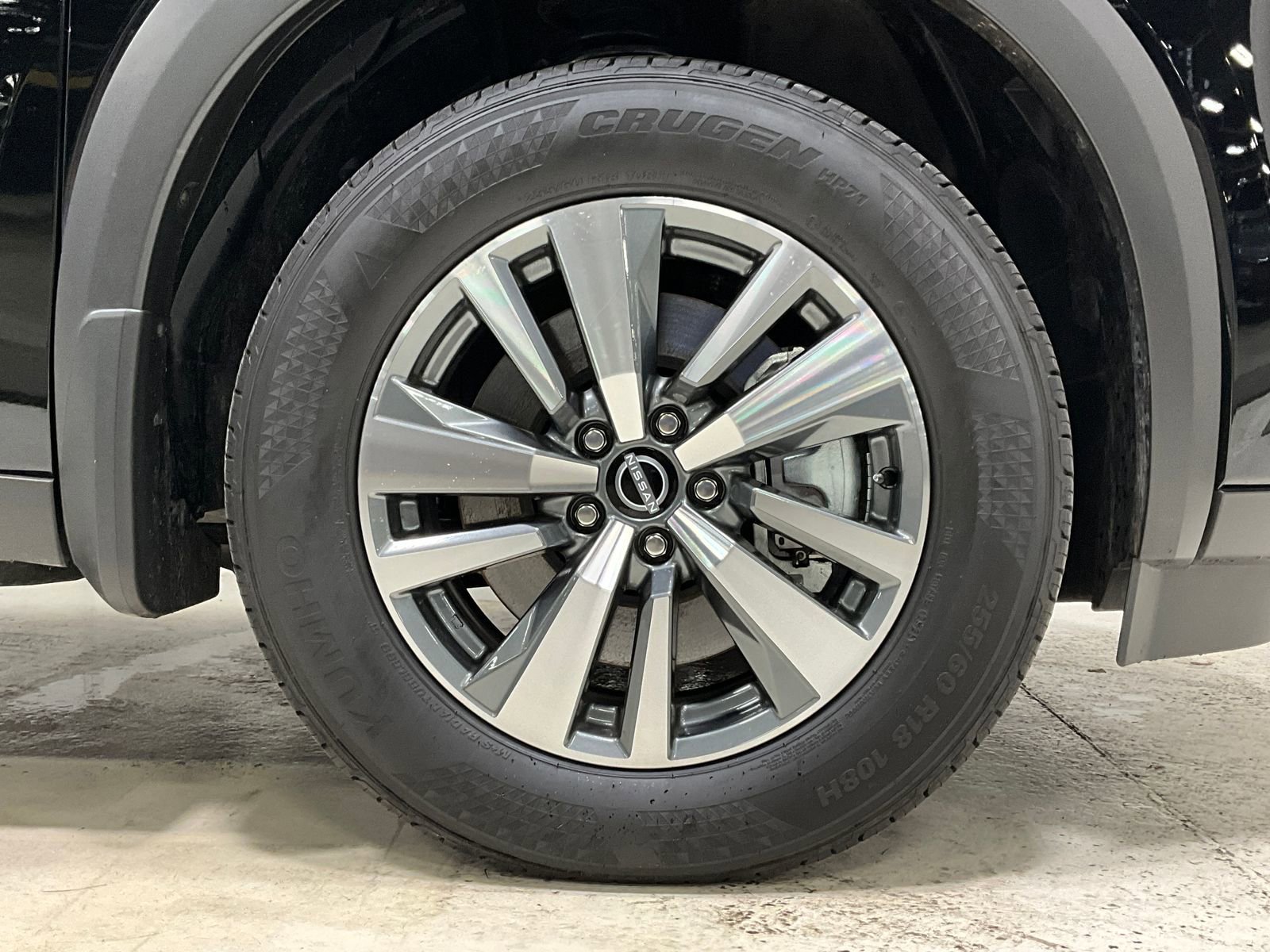Used 2025 Nissan Pathfinder SL w/ Black Appearance Package image 10