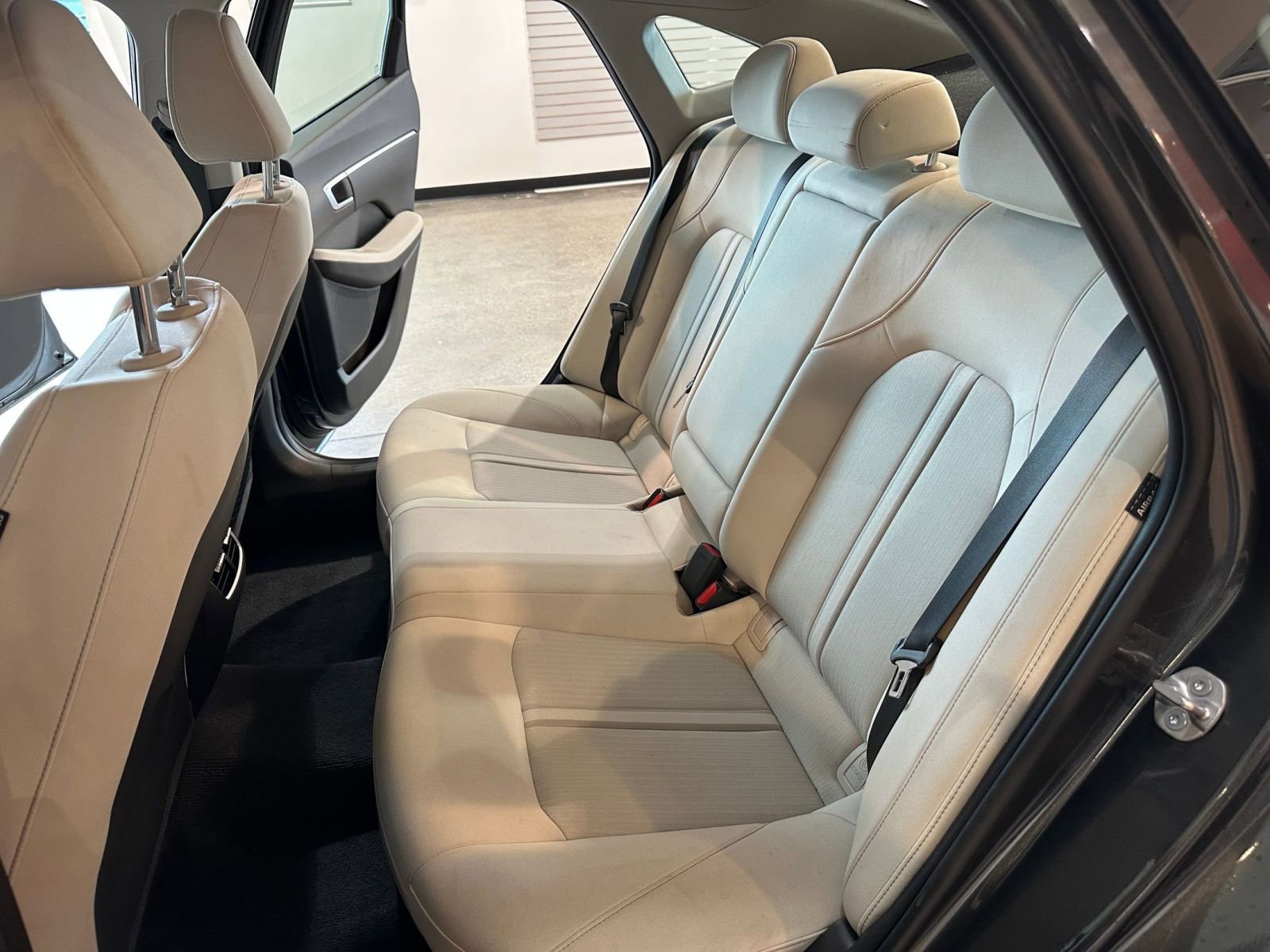 Used 2025 Hyundai Sonata SEL FWD image 39