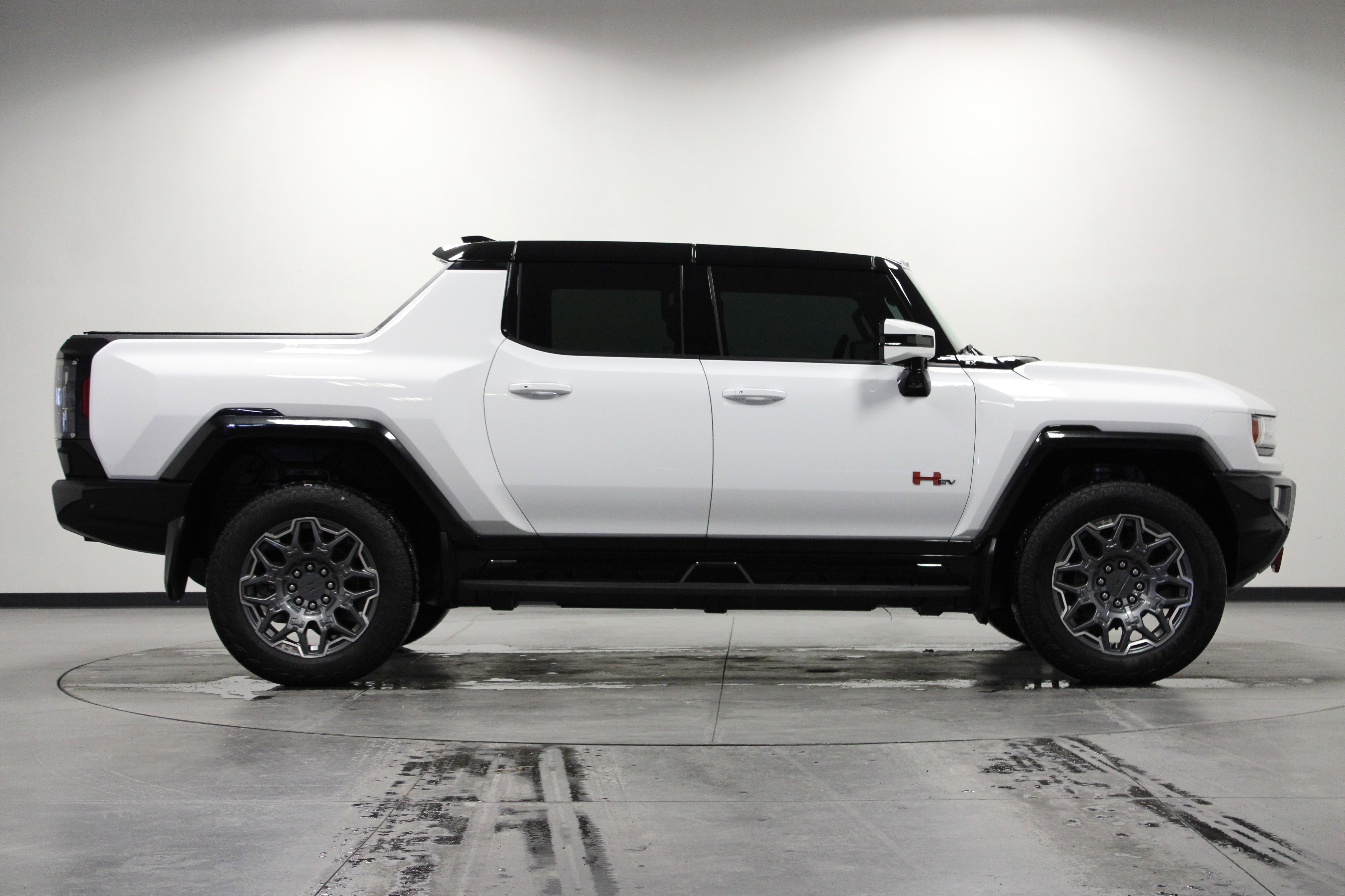 Used 2025 GMC Hummer EV 2X w/ LPO, Sport Package image 3