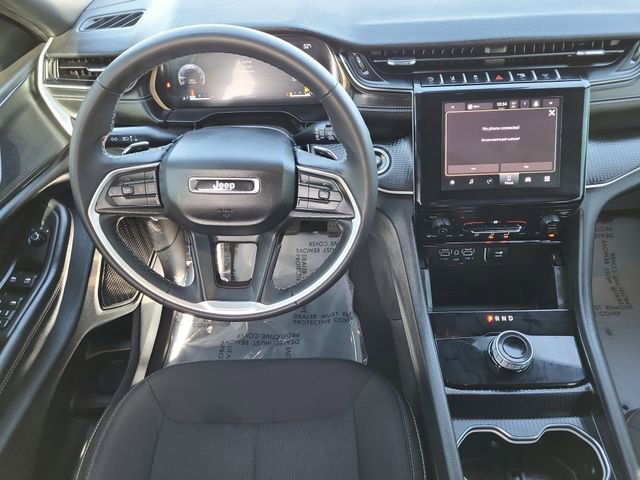 Certified 2025 Jeep Grand Cherokee Laredo image 23